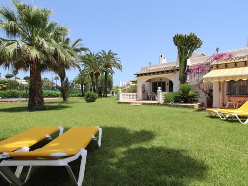 Alquiler vacacional en Moraira con piscina y jardín para 4 personas, cerca de la playa - HISP-216-235