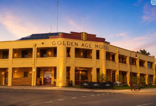 . Golden Age Hotel