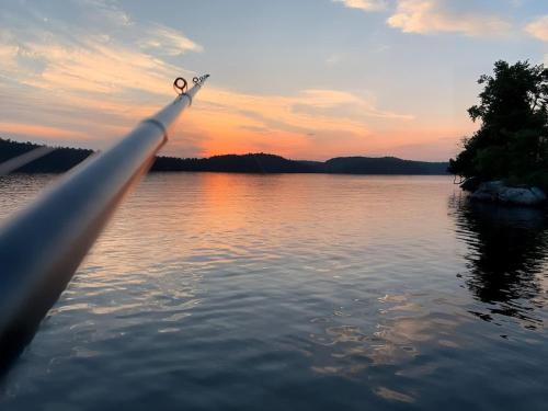 Fishing Retreat Dock and Launch - Lakefront in Lac Sainte-Marie (QC)