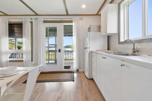 Fishing Retreat Dock and Launch - Lakefront in Lac Sainte-Marie (QC)