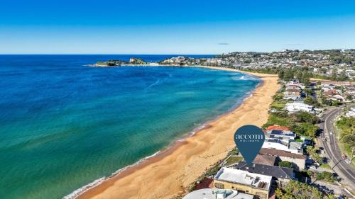 Instalaciones, On The Beach #13 Beachfront, Ocean Views Accom Holidays in Terrigal