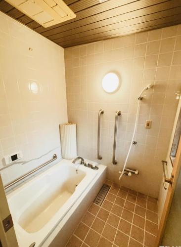 Bathroom, 源縁 最大16名様宿泊可能 200m2 in North Osaka