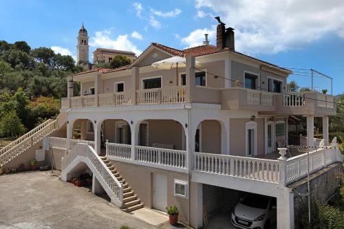 숙소 외관, Zante Sunset Vibes Luxury Villa in 카토 예라카리온
