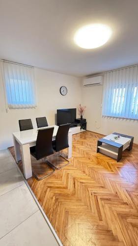 Dvije Palme in Saršoni