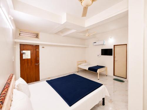 Hotel Prime Lodging - image 5