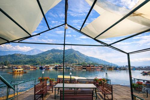 Heritage Amina Group Of Houseboats photo 5