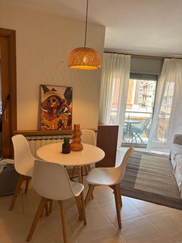 Central apartment with parking a 350m de la playa