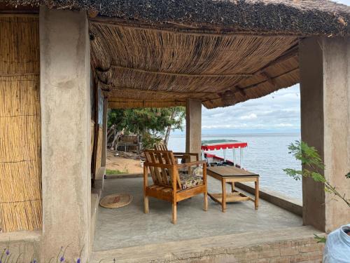 Anake Lake Lodge in Chembe