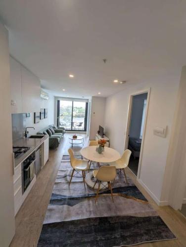 Parkville 2BR Apt close to Zoo and Hospital in Parkville