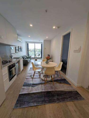 Parkville 2BR Apt close to Zoo and Hospital in Parkville