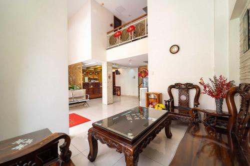 Collection O Dinh Dinh 2 - Near T3 – Ho Chi Minh City, LA