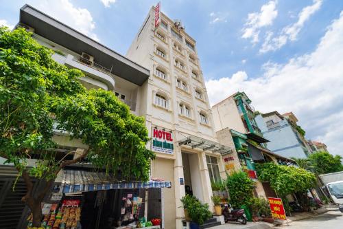Collection O Dinh Dinh 2 - Near T3 – Ho Chi Minh City, LA