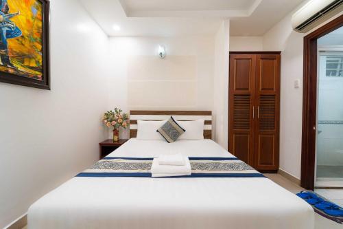 Collection O Dinh Dinh 2 - Near T3 – Ho Chi Minh City, LA