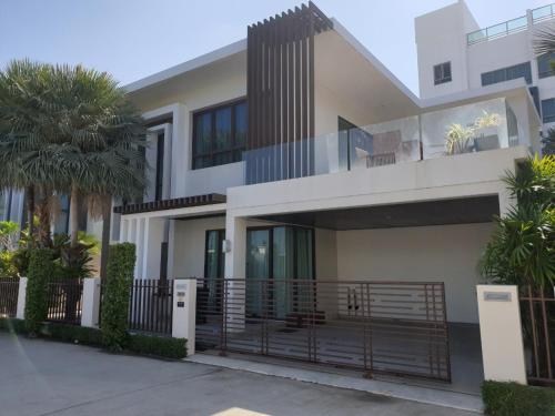 The Regent Pool Villa Kamala