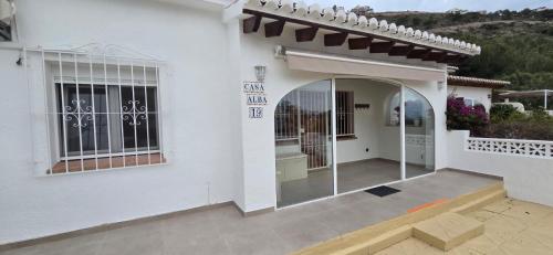 Casa Alba Beautiful bungalow with seaview