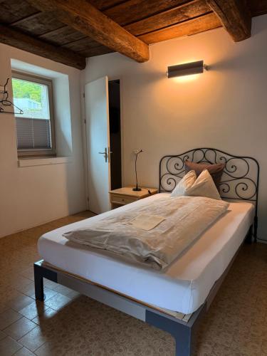 1 twin bed