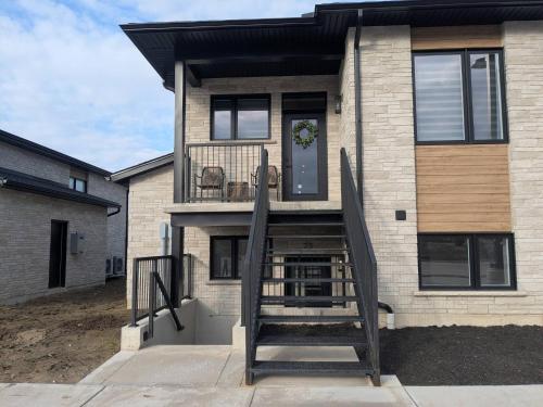. Quiet 2BR Condo Near Hospital and Wi-Fi