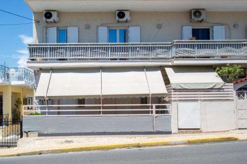 Aspro-Homes 2 in Mpournias