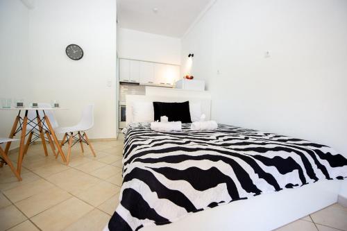 Aspro-Homes 2 in Mpournias