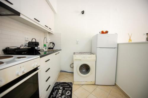 Aspro-Homes 2 in Mpournias