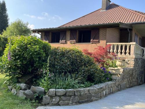 . Gîte avec WIFI au calme verdoyant