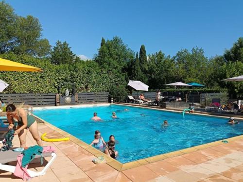 Chalet climatisé - 4 pers. - API-1-52-2836 (Chalet climatise - 4 pers. - API-1-52-2836) in Verquieres (Provence-Alpes-Cote d'Azur)