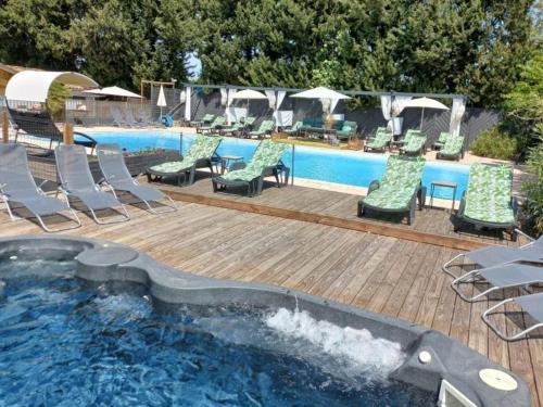 Chalet climatisé - 4 pers. - API-1-52-2836 (Chalet climatise - 4 pers. - API-1-52-2836) in Verquieres (Provence-Alpes-Cote d'Azur)