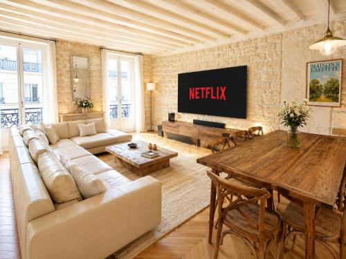 Le Marais Luxe - Modern 2-Bedroom Apartment - image 3