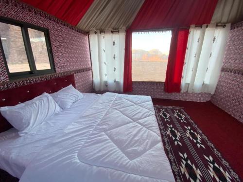 Wadi Rum Jeep Tours & Bedouin Camp - Salem Road Camp in Ваді Рум