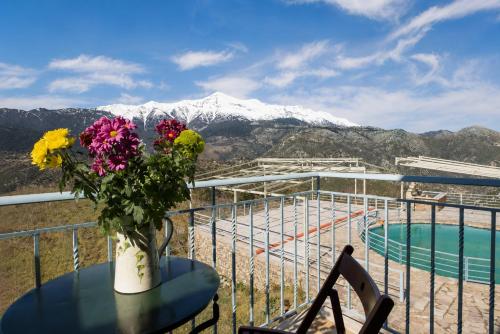 Apkārtne, Faris Hotel in Gola