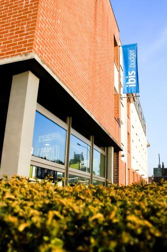 ไอบิส บัดเจ็ต แซ็งโตเมอร์ ซองทร์ (ibis budget Saint-Omer Centre) in แซ็ง-โตแมร์