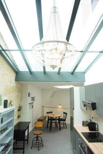 Beautiful duplex with AC - Place du Palais - image 2