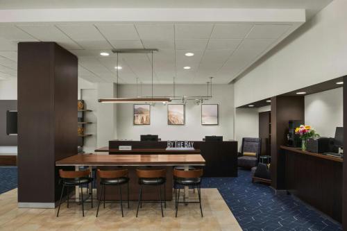 Courtyard by Marriott Fishermans Wharf - image 40