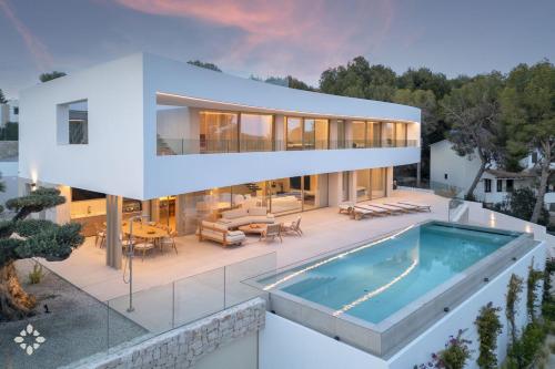 Villa Zius by Abahana Luxe