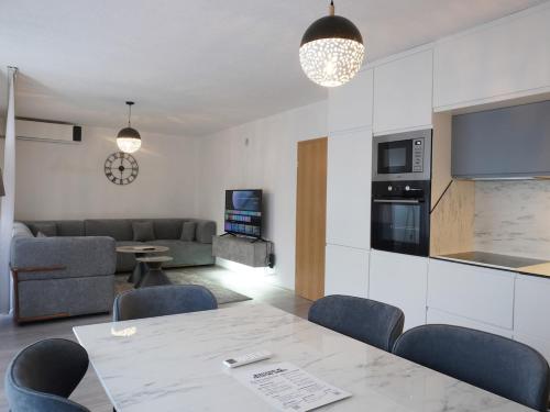 Lovely Modern Apartment in Prishtina – khách sạn tại Arberi