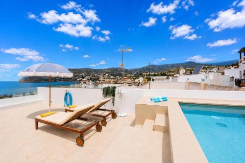 Dame Blanche Rooftop Views in La Herradura