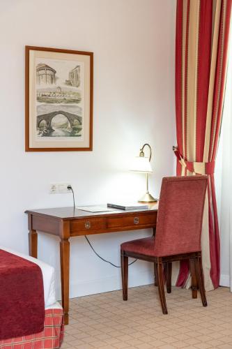 Double or twin room, superior, mountain view