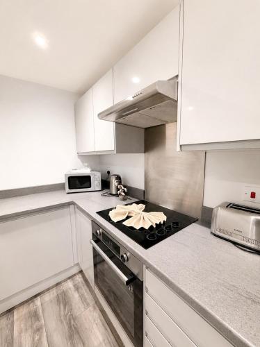 Modern 1 Bedroom Apartment, Prime Location in Liverpool City Centre, Liverpool (photo 9)