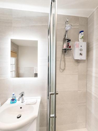 Modern 1 Bedroom Apartment, Prime Location in Liverpool City Centre, Liverpool (photo 7)