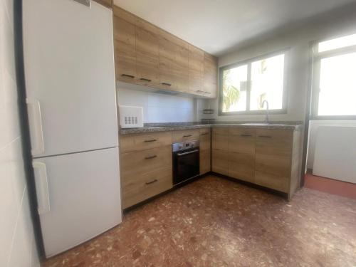 Konyha, Maripatri Solo Familias Serviplaya!!! in Xeraco