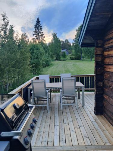 Log house with a view and sauna in Blyberg