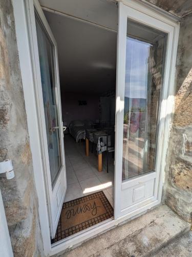 Studio avec terrasse au calme entre nature & montagne in Saint-Pierre-de-Colombier