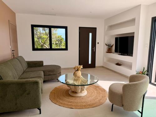 Seadmed, Villa with private pool - Figari in Figari