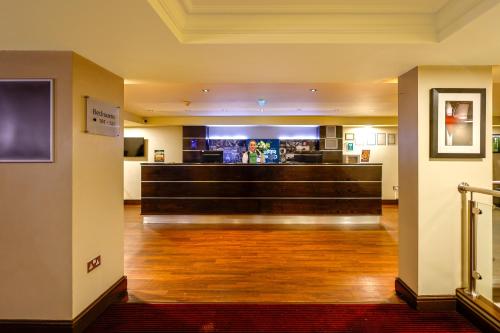 Lobi, Gloucester Robinswood Hotel By Sunday in Gloucester