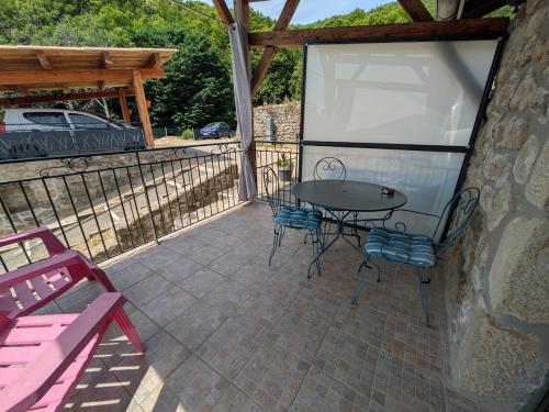Appartement Calme & nature Terrasse Wifi in Saint-Pierre-de-Colombier