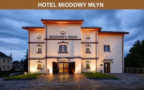Exterior view of Hotel Miodowy Mlyn