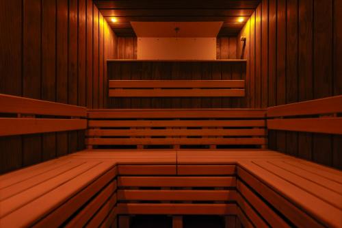 Sauna, Gloucester Robinswood Hotel By Sunday in Gloucester