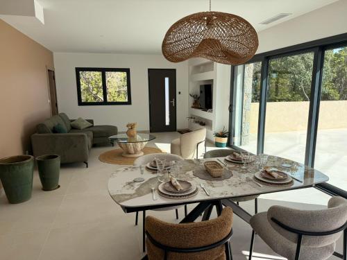 Seadmed, Villa with private pool - Figari in Figari