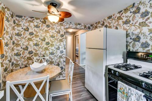 Shop, Dine, Walk to Houghton Lake! Family Getaway in Houghton Lake (MI)