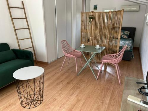 Studio indépendant pour 2 personnes avec piscine partagée